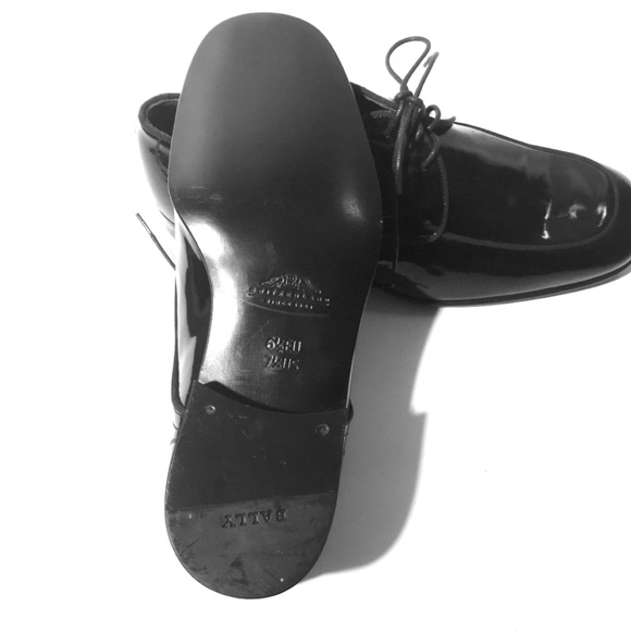 “New” Bally’s Black Patent Leather Laceups Sz-7.5